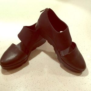 Eileen Fisher Black Shoes with back zip